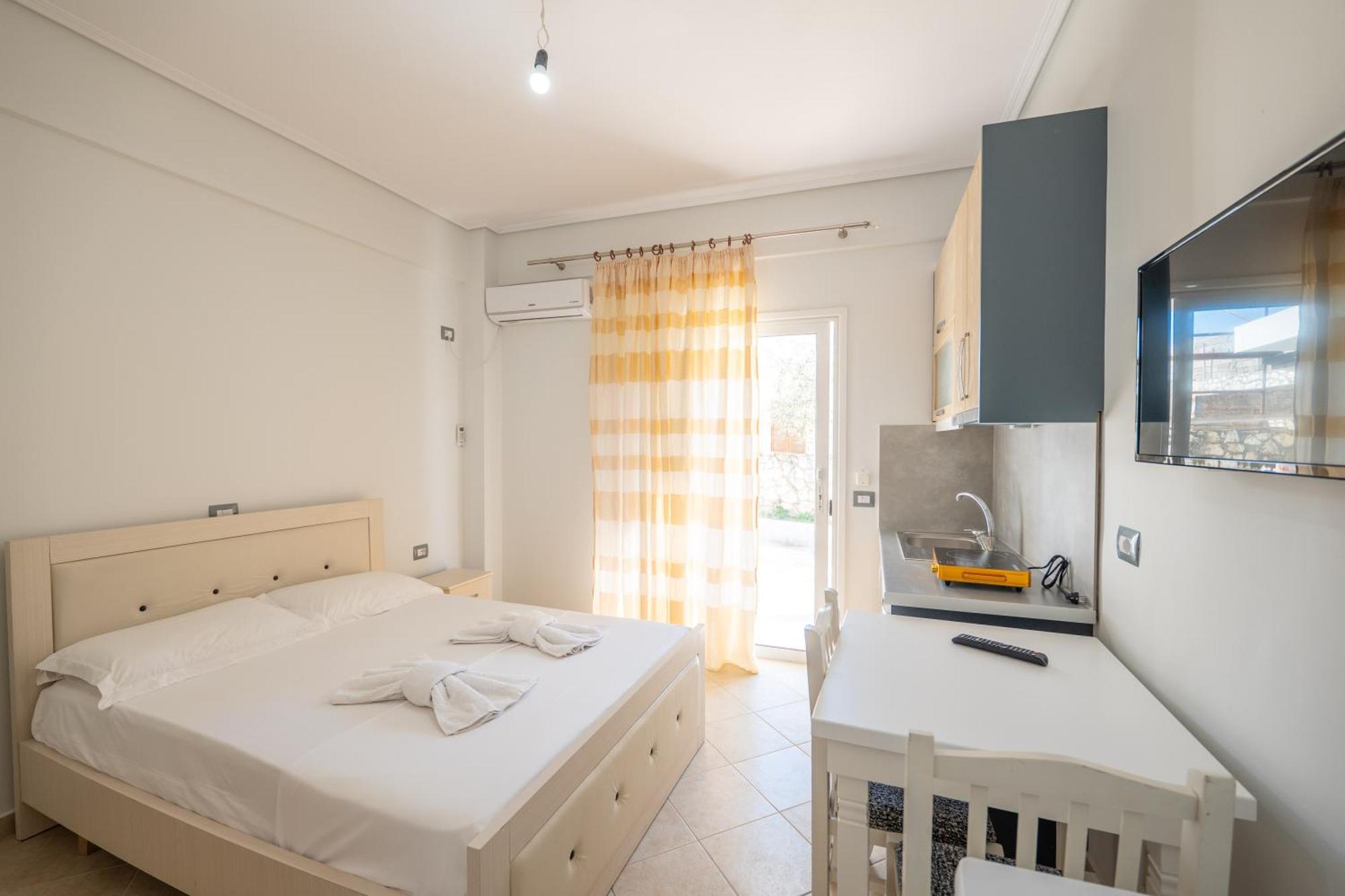 Vila Celi Sarandë エクステリア 写真