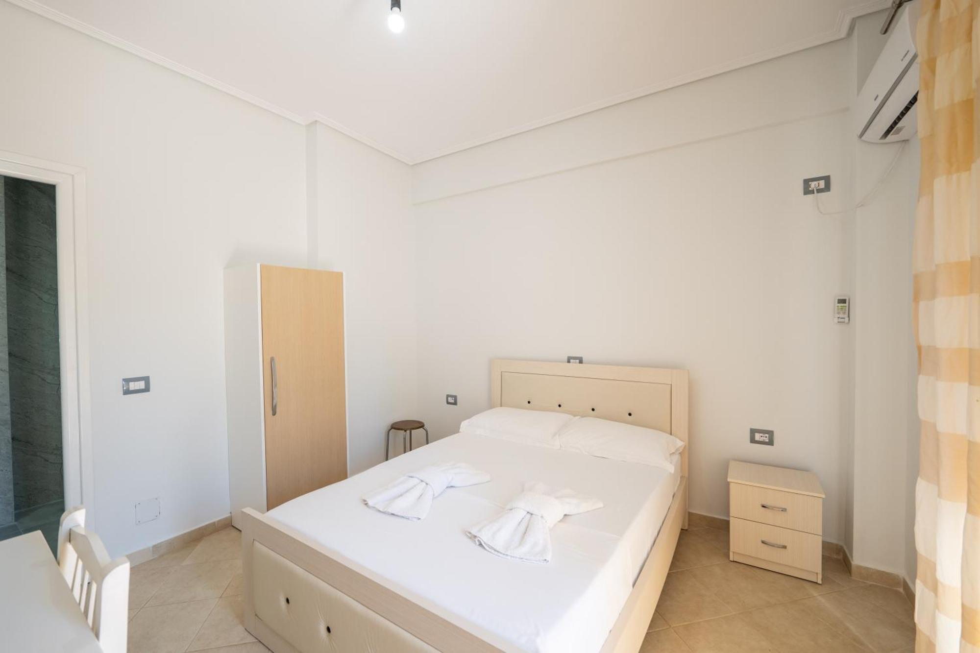 Vila Celi Sarandë エクステリア 写真