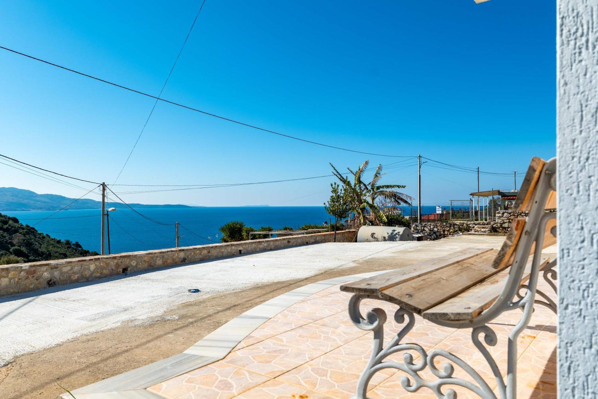 Vila Celi Sarandë エクステリア 写真