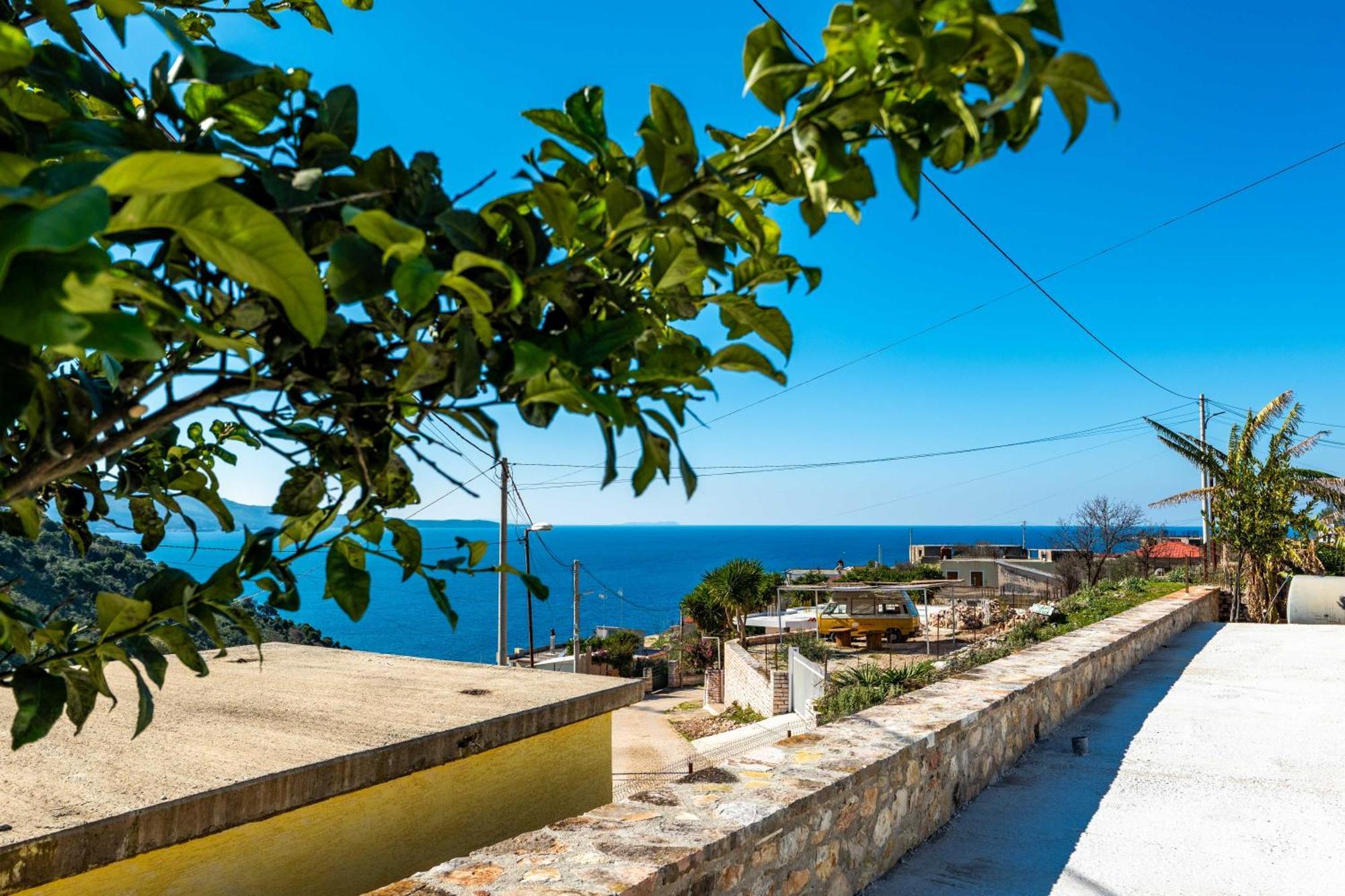 Vila Celi Sarandë エクステリア 写真