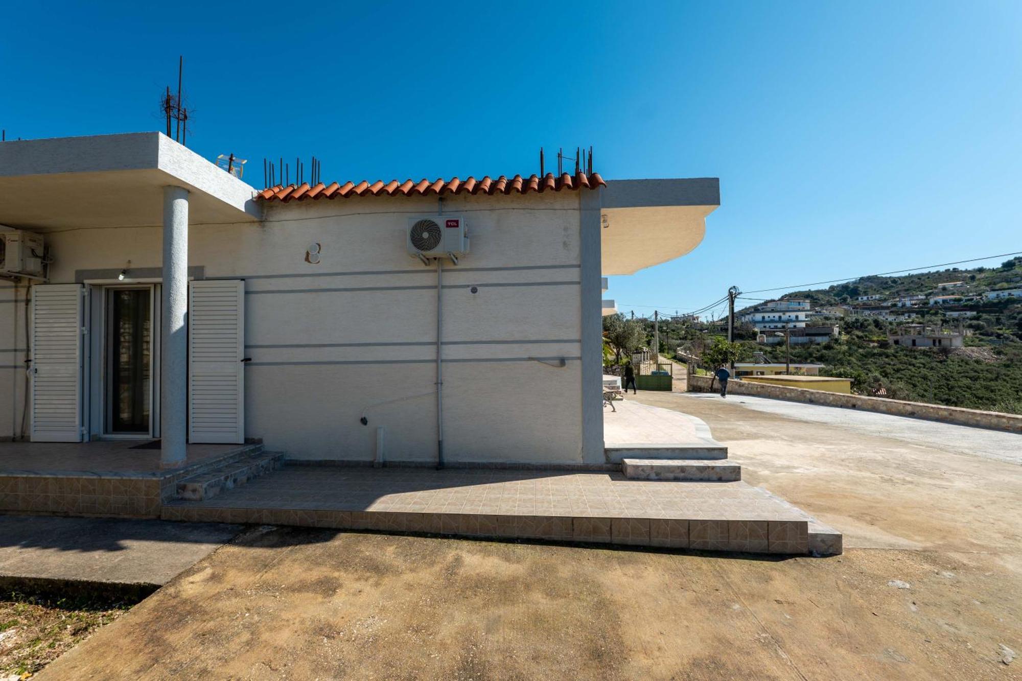 Vila Celi Sarandë エクステリア 写真