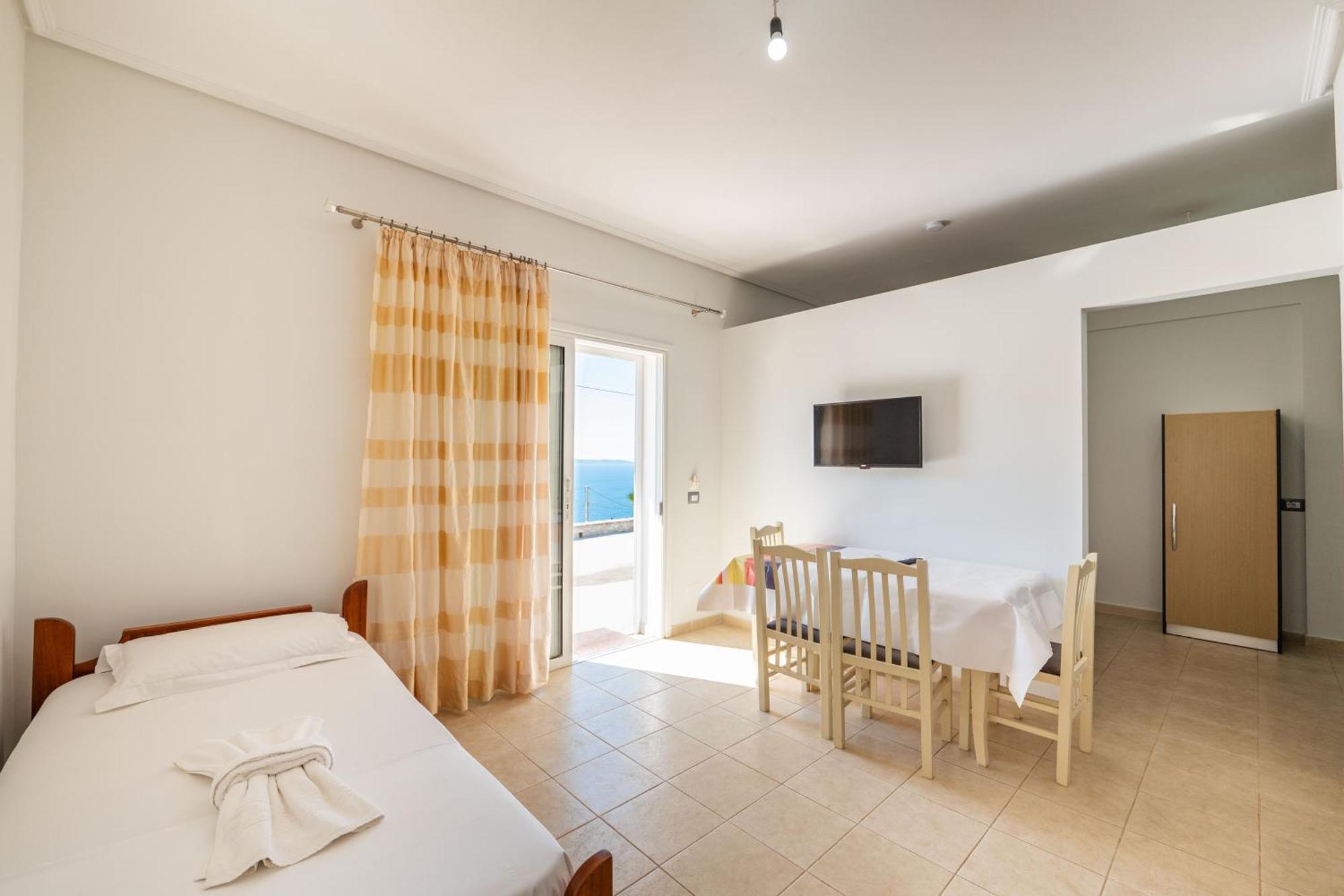 Vila Celi Sarandë エクステリア 写真