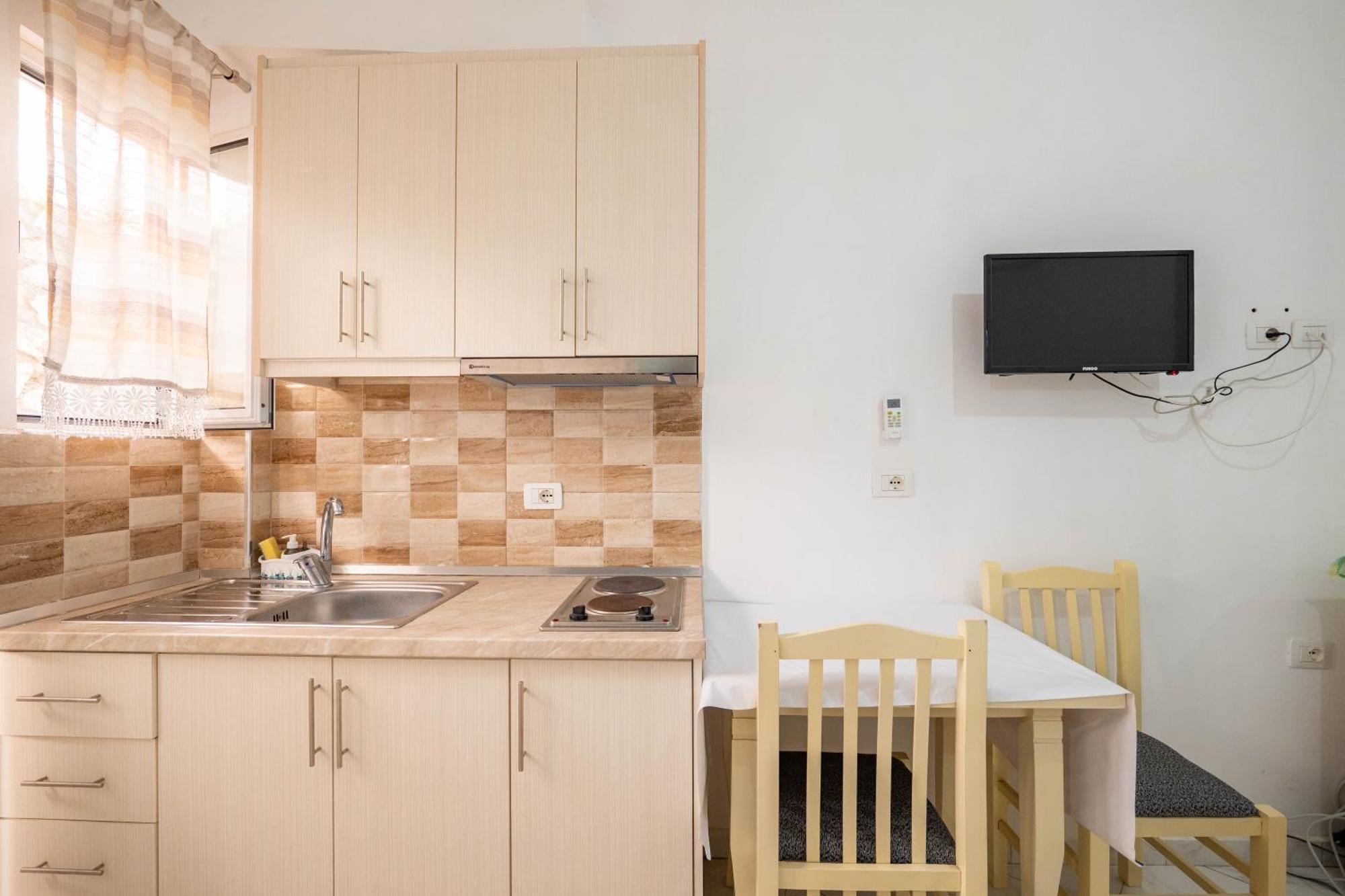Vila Celi Sarandë エクステリア 写真