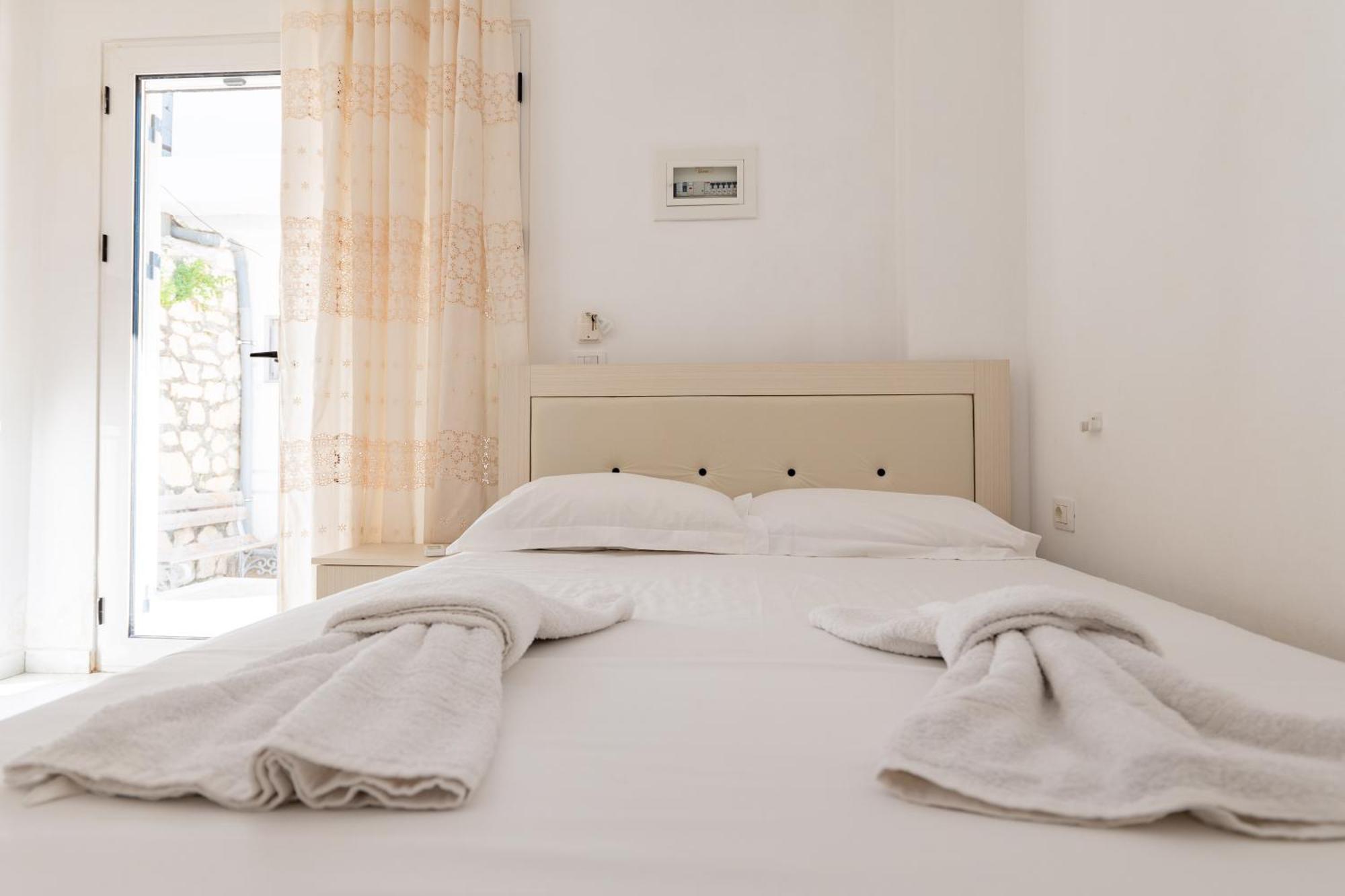 Vila Celi Sarandë エクステリア 写真